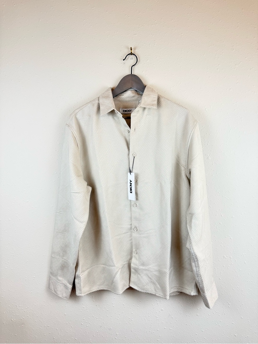 DKNY Men’s Moonstruck Beige Button Up Shirt Size Medium NWT